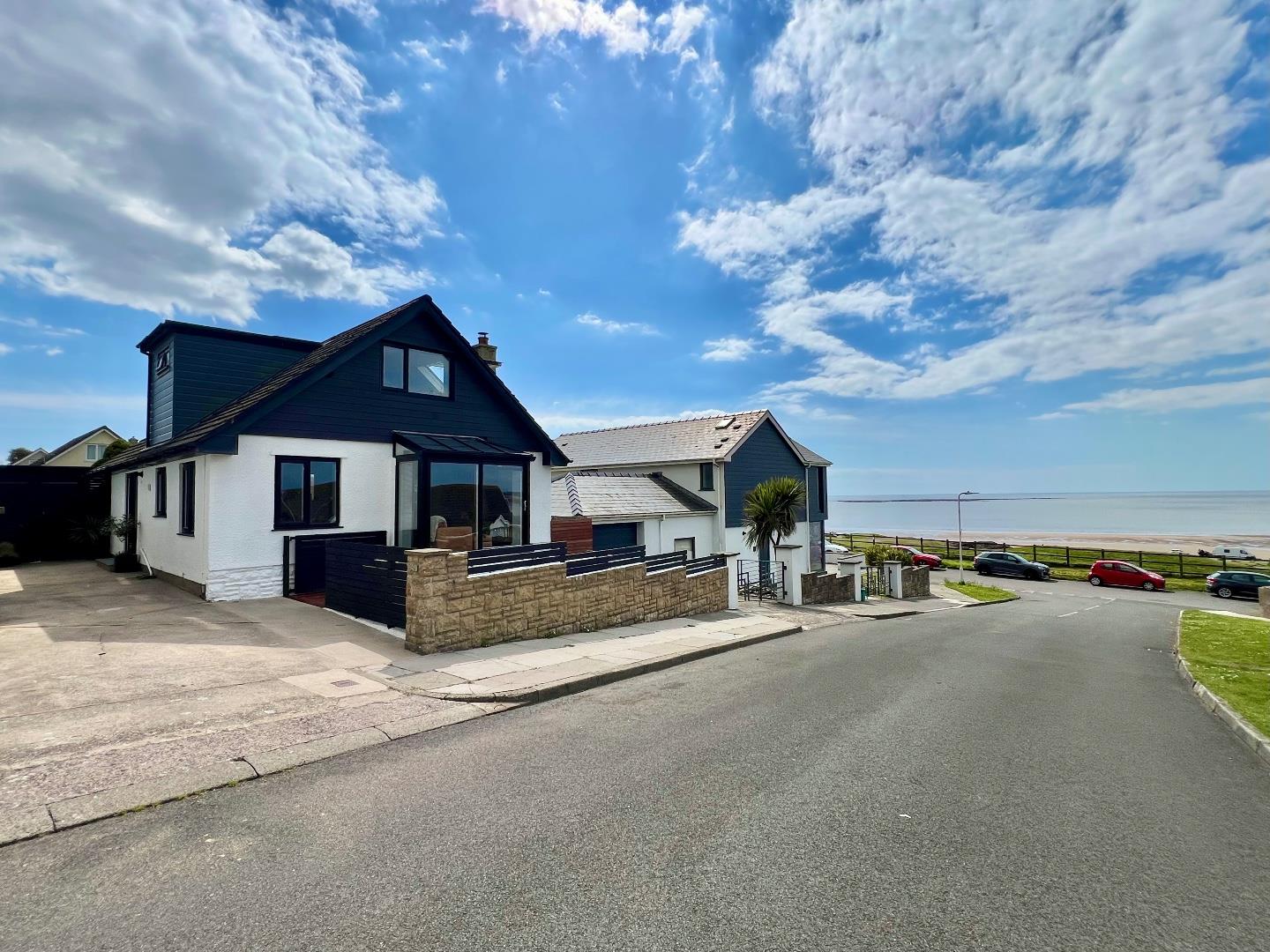 Seaview Drive, Ogmore-By-Sea, Vale of Glamorgan, CF32 0PB